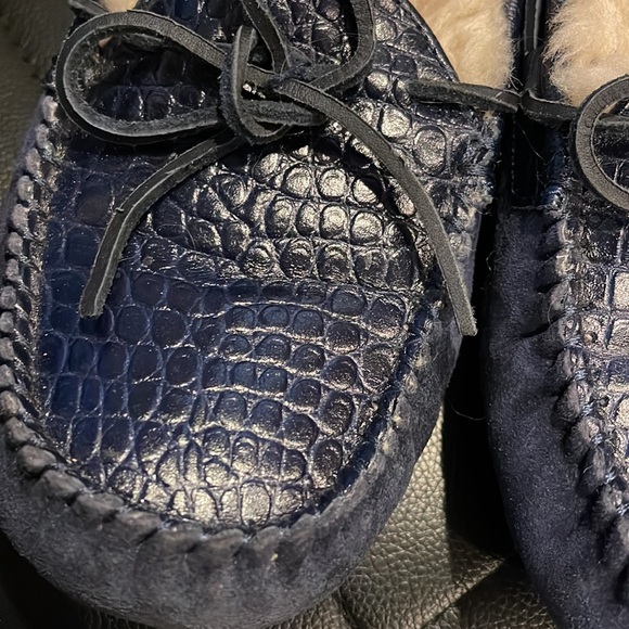 (SOLD) UGG Dakota moccasins - Picture 2 of 8